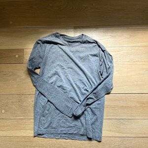 Lululemon Athletica Gray Long Sleeve Tee